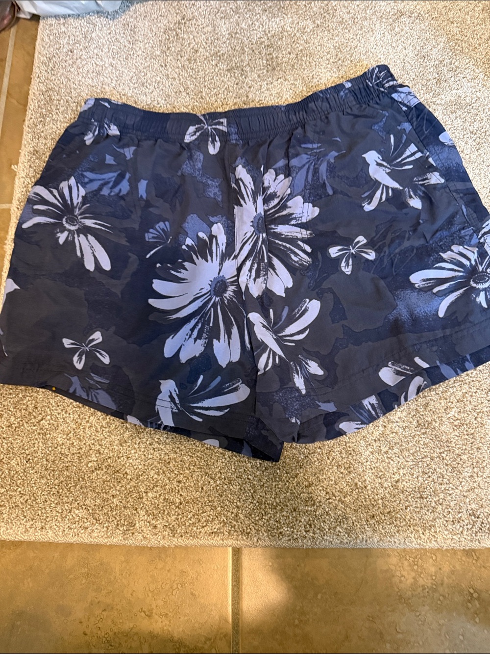 Men’s Columbia swim trunks